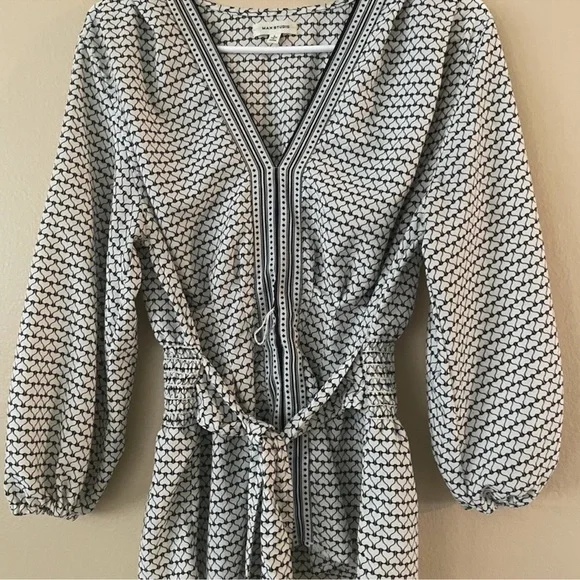 Max Studio V Neck Waist Romantic Tie Blouse Medium - Picture 2 of 9